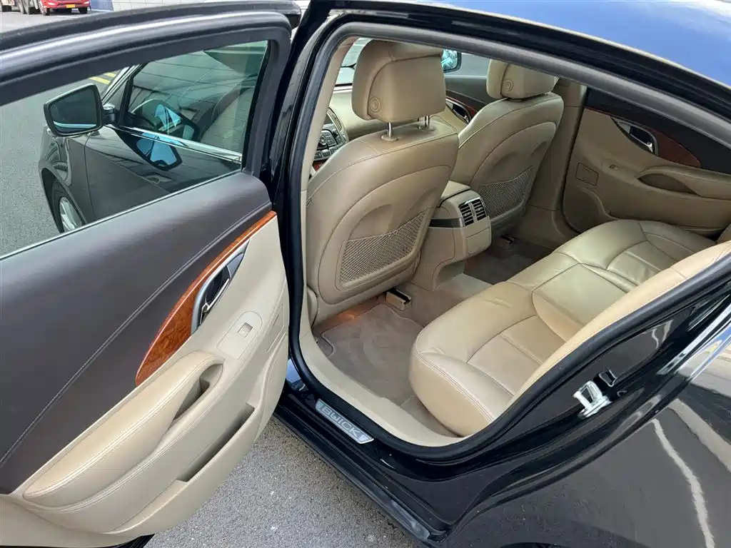 Buick LaCrosse 2012 2012 2.4L SIDI Luxury Edition