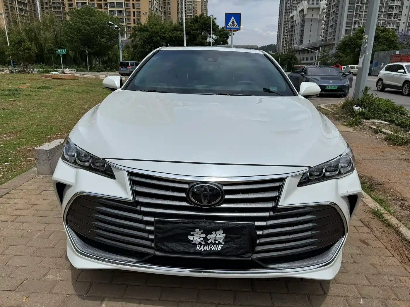 Toyota Avalon 2019 2.0L Progressive Edition (China VI) фото 2