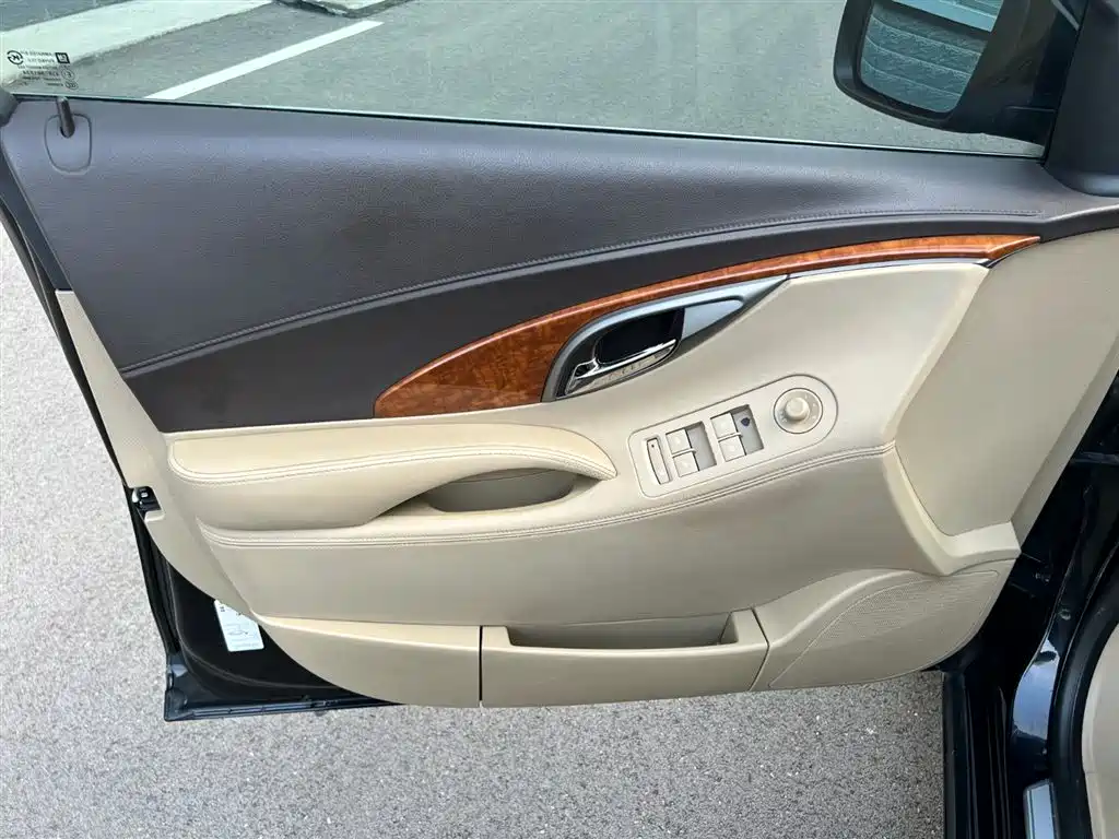 Buick LaCrosse 2012 2012 2.4L SIDI Luxury Edition
