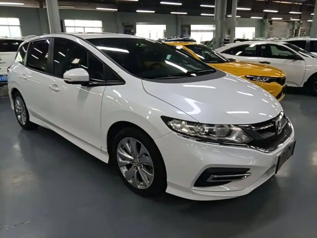 Фото 4 - Honda Jade