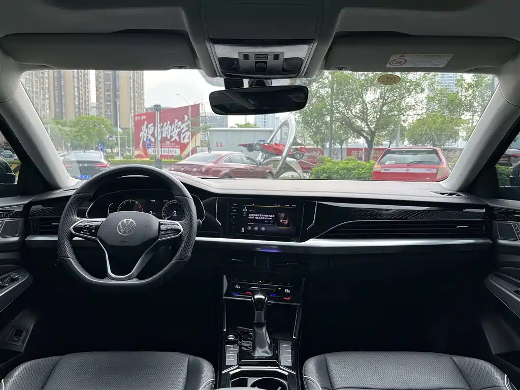 Volkswagen Passat 2024 380TSI Starlight Dragon Soaring Edition фото 17