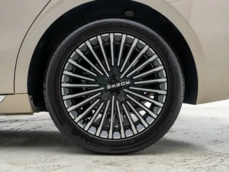 Roewe M7 DMH 2025 2025 Base