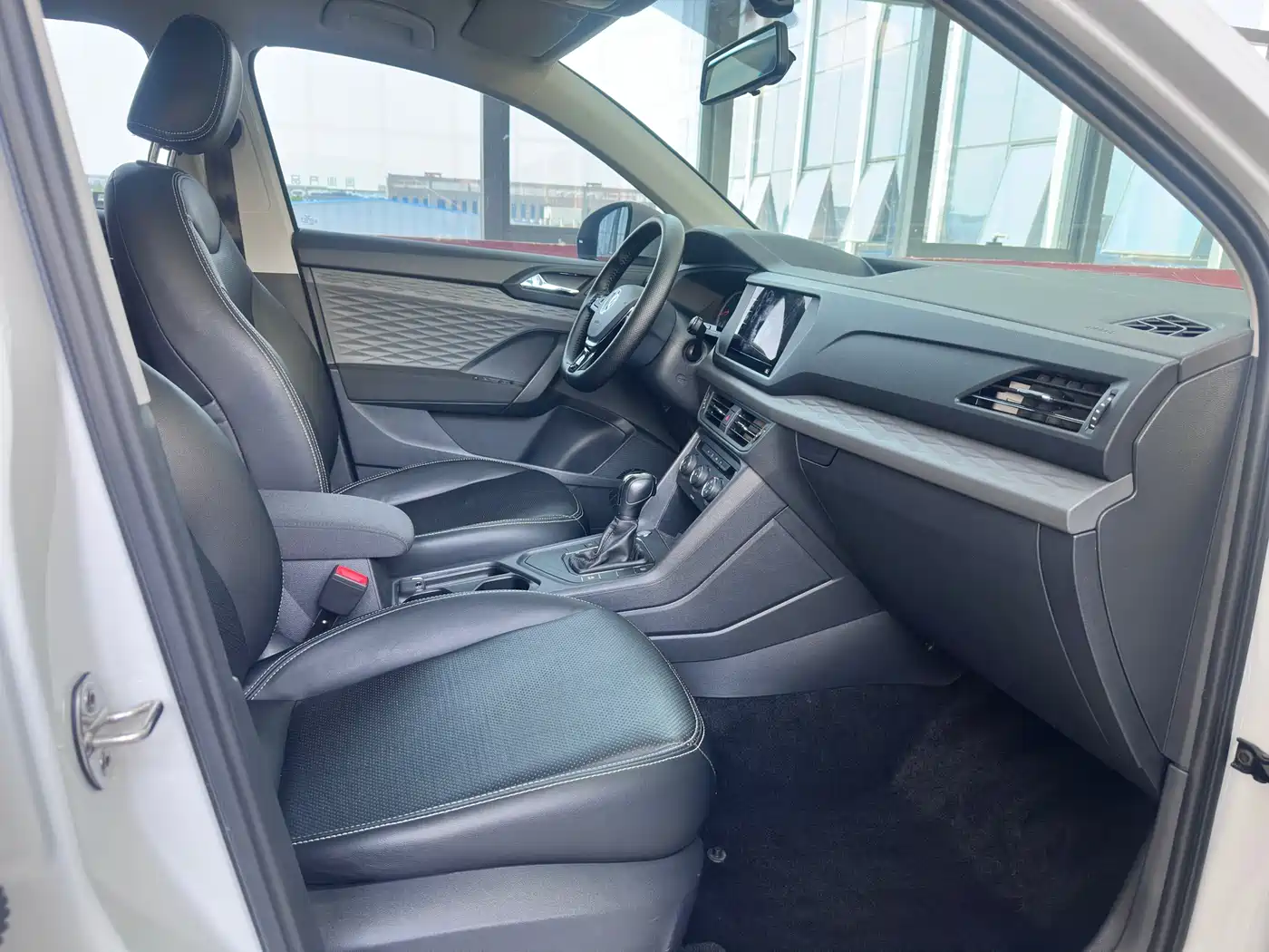 Volkswagen Tharu 2021 Model 280TSI 2WD Trend Edition фото 11