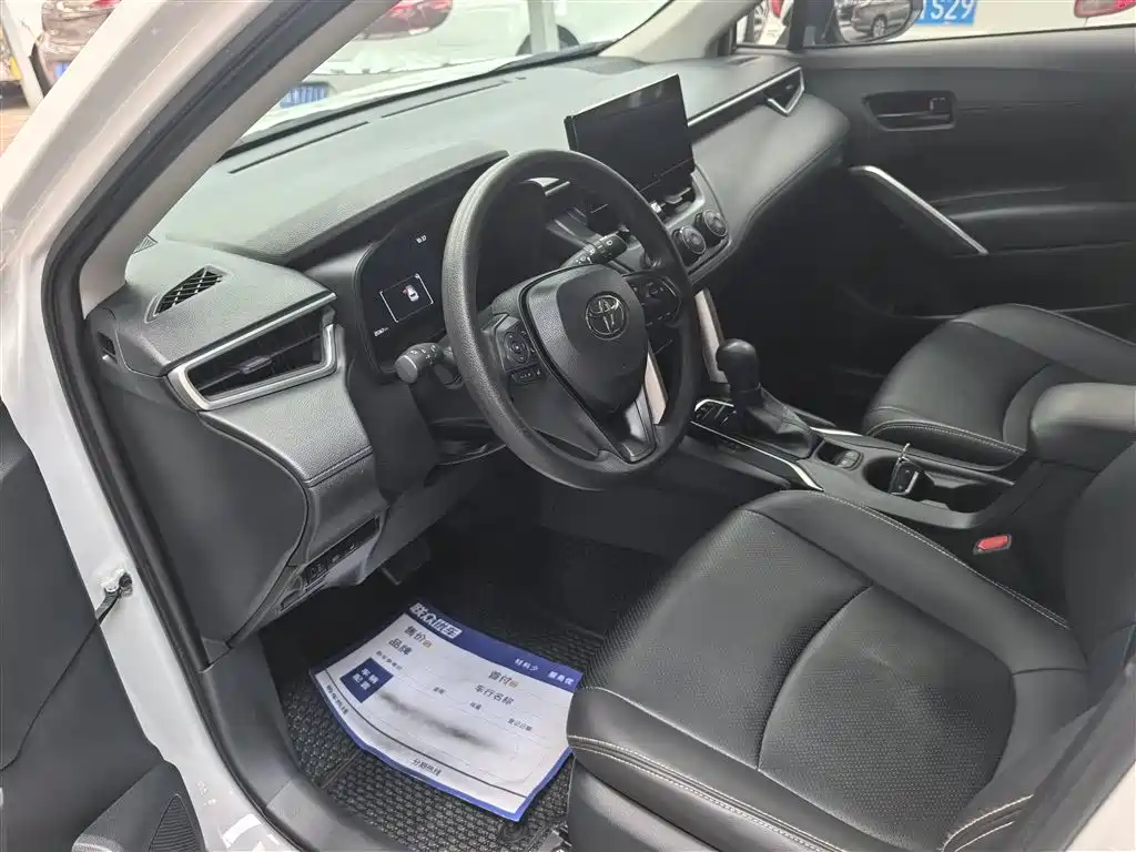 Toyota Corolla Cross 2023 2.0L Pioneer Edition фото 8