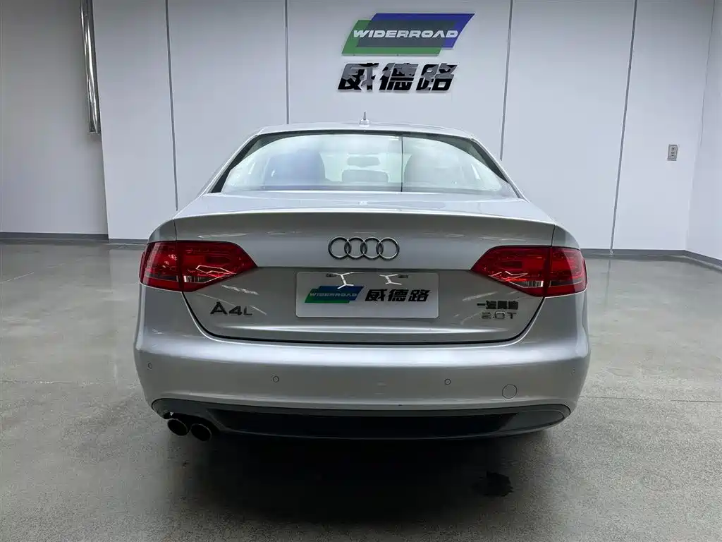 Audi A4L 2012 2.0 TFSI Automatic Technology фото 5