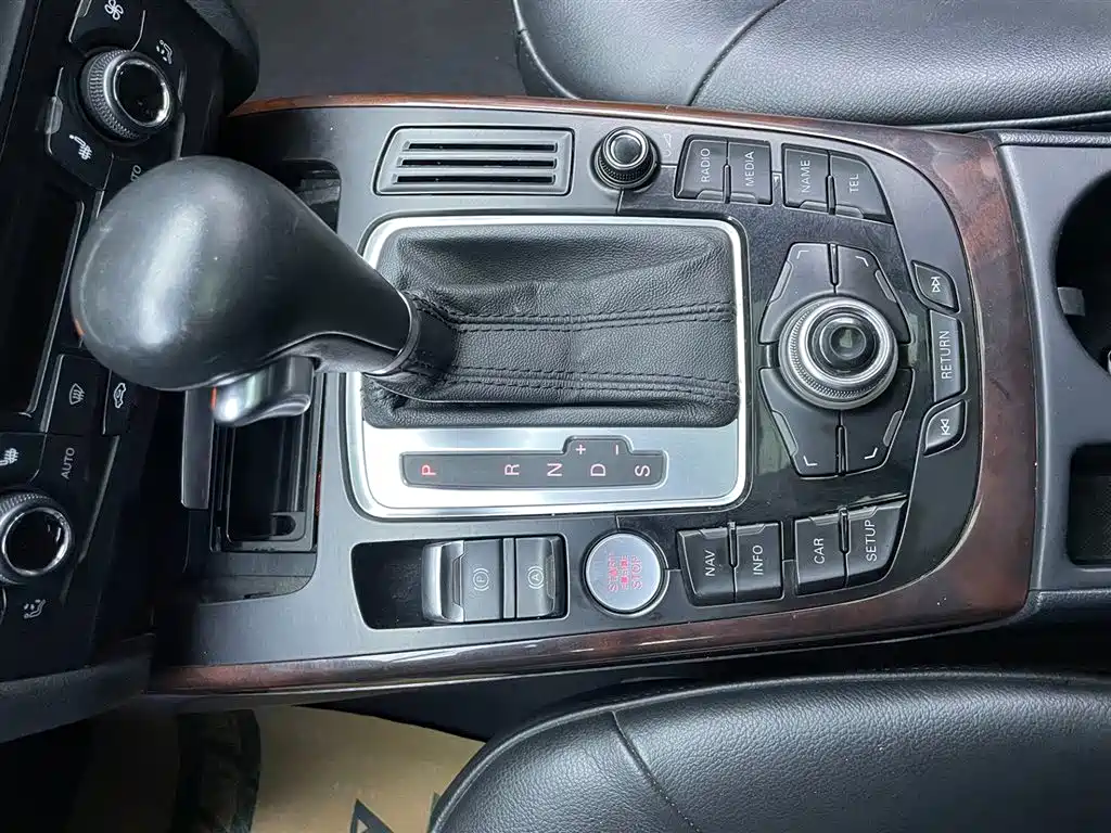 Audi A4L 2012 2.0 TFSI Automatic Technology фото 11