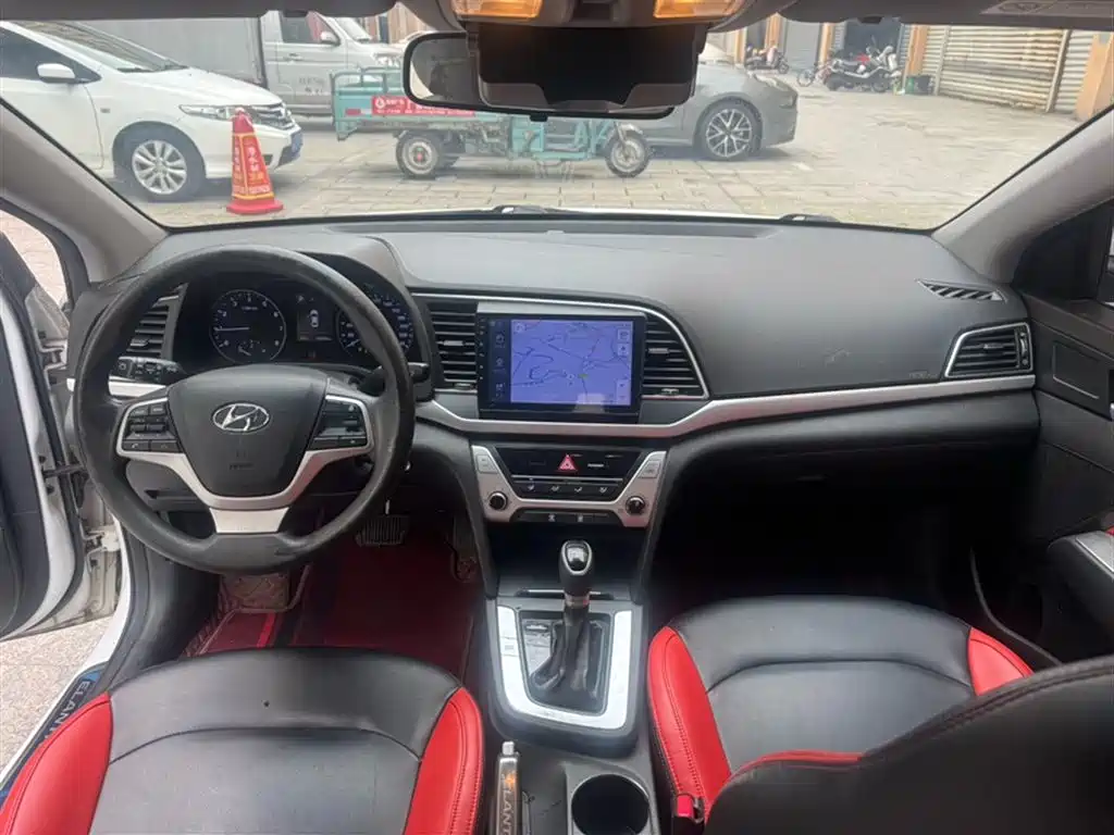 Hyundai Elantra 2016 Model 1.6L Automatic Smart Elite фото 18