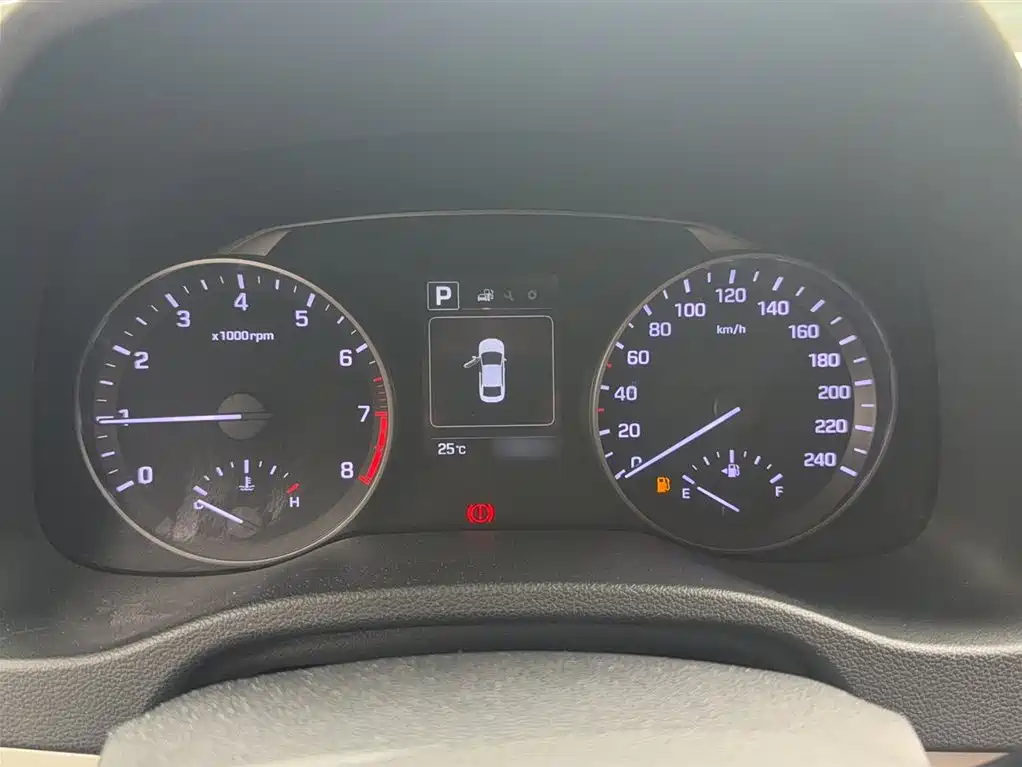 Hyundai Elantra 2016 Model 1.6L Automatic Smart Elite фото 6