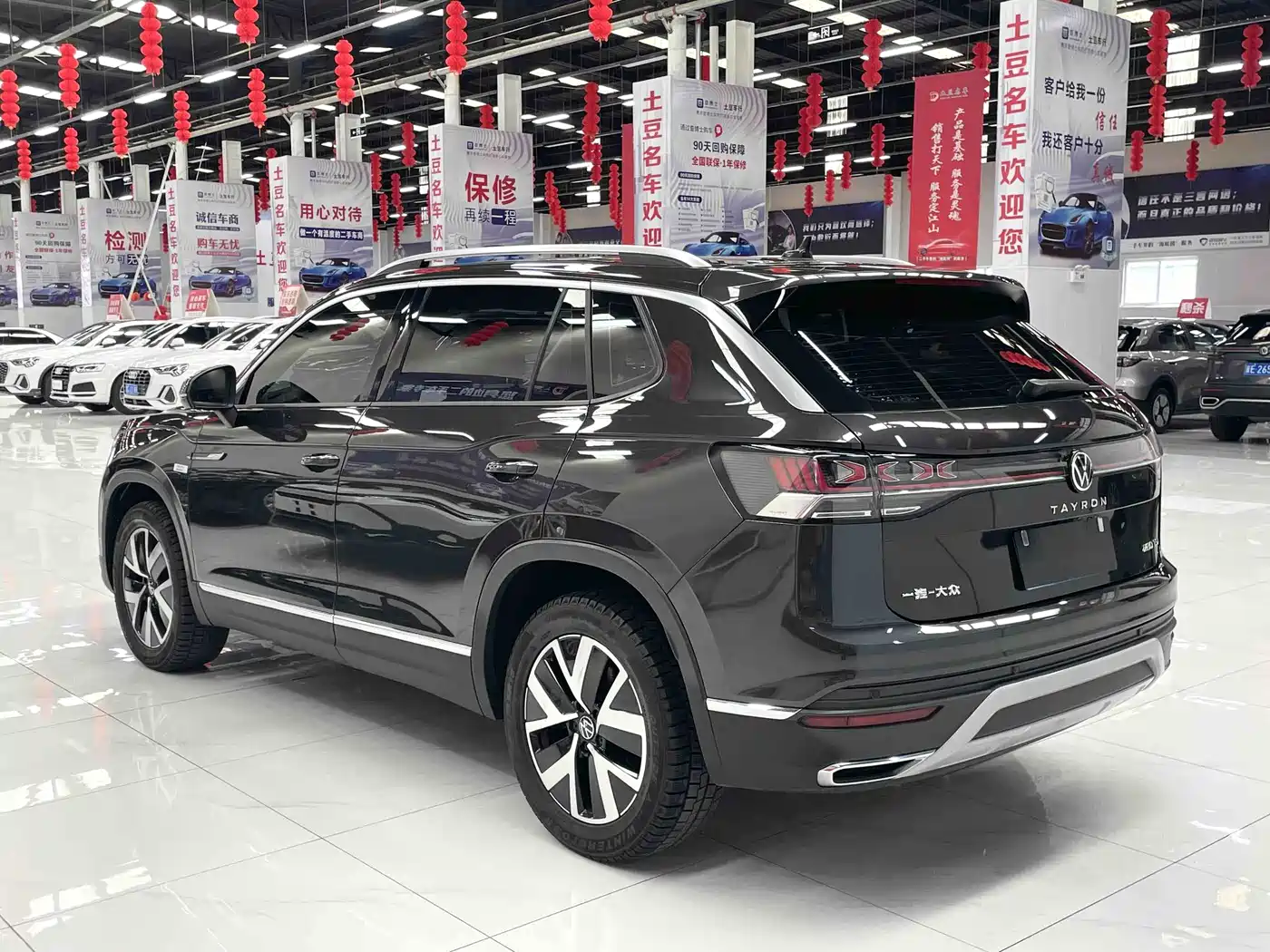 Volkswagen Tayron 2023 280TSI 2WD Luxury Plus Advanced Edition фото 4