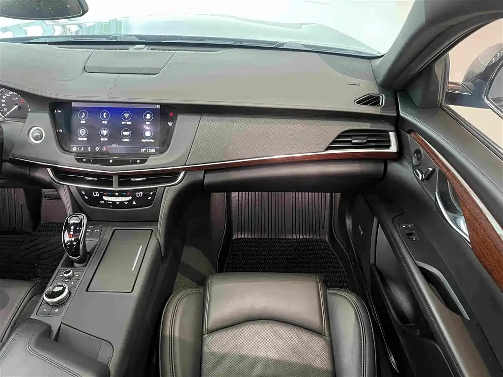 Фото 33 - Cadillac CT6