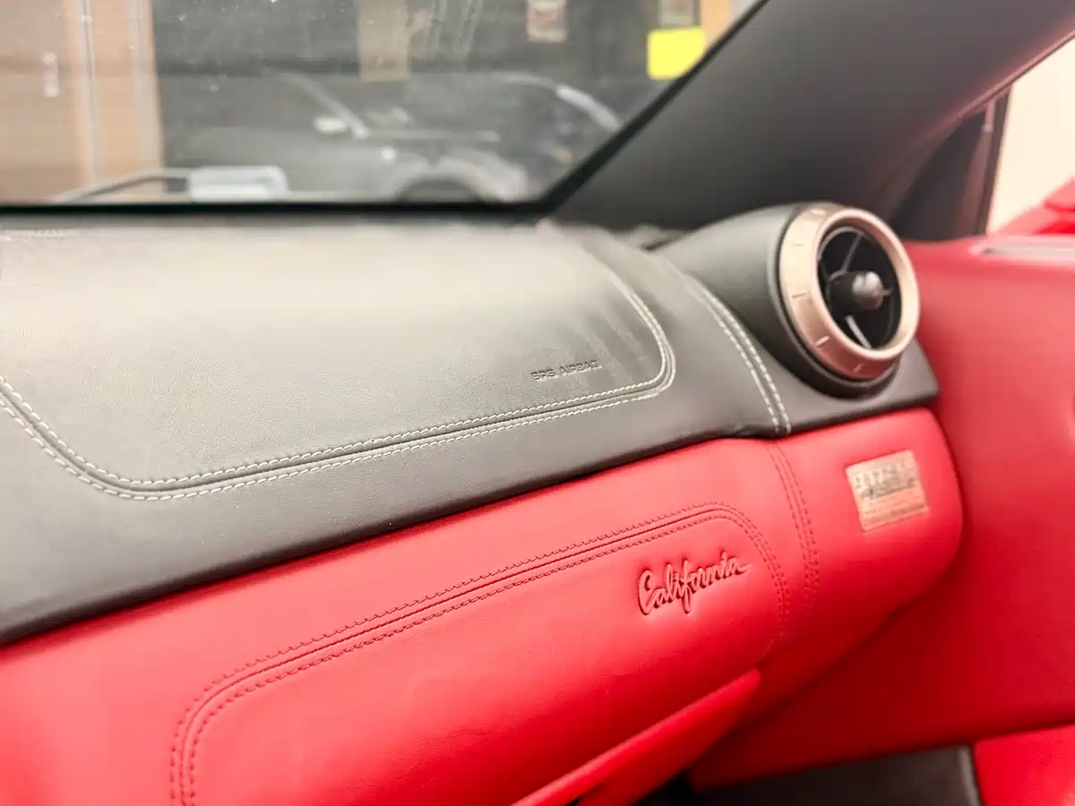 Ferrari California T 2012 4.3L Standard фото 16