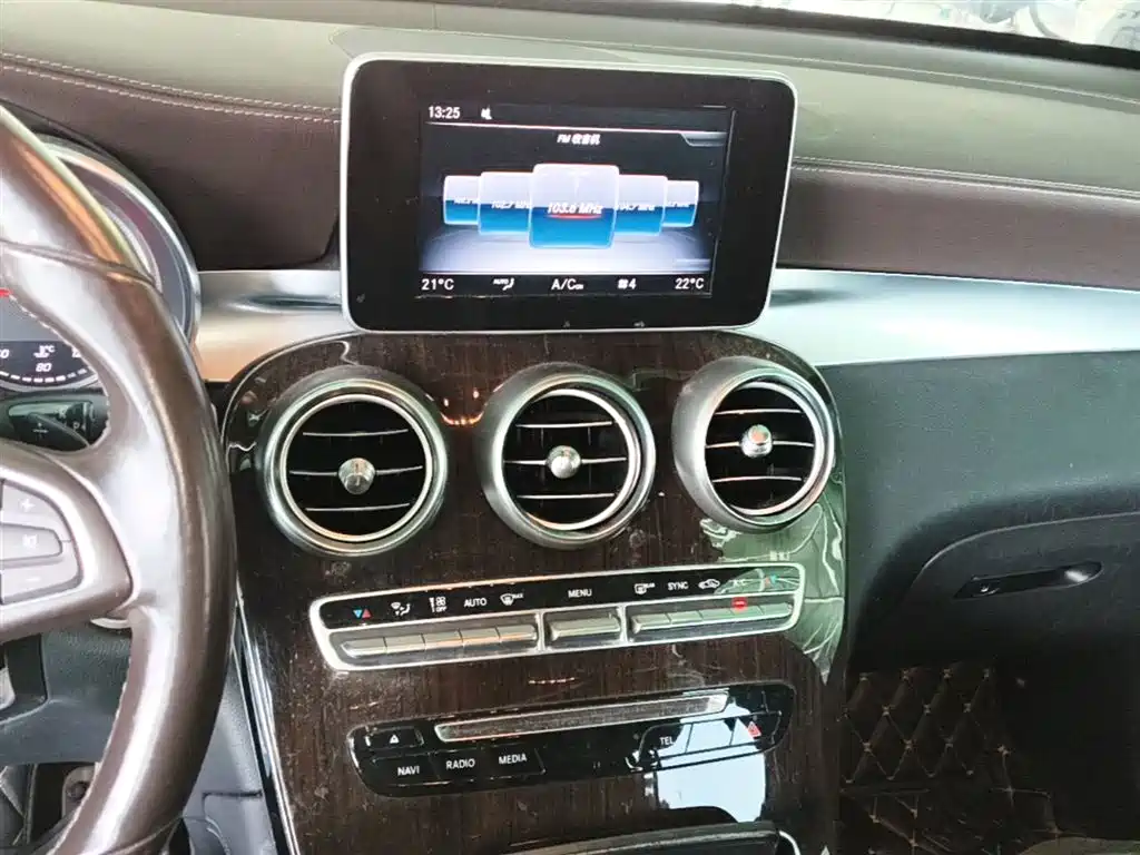 Mercedes-Benz GLC 2019 Facelift GLC 260 L 4MATIC Luxury фото 13