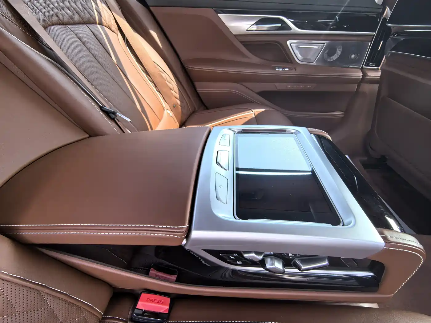 BMW 7 Series 2018 740Li xDrive Premium Type Excellence Package фото 12