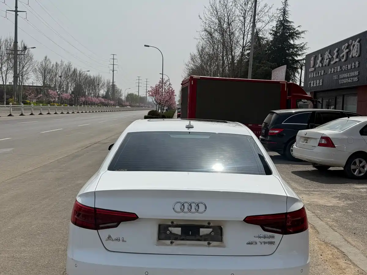 Audi A4L 2017 Plus 40 TFSI Fashion фото 5