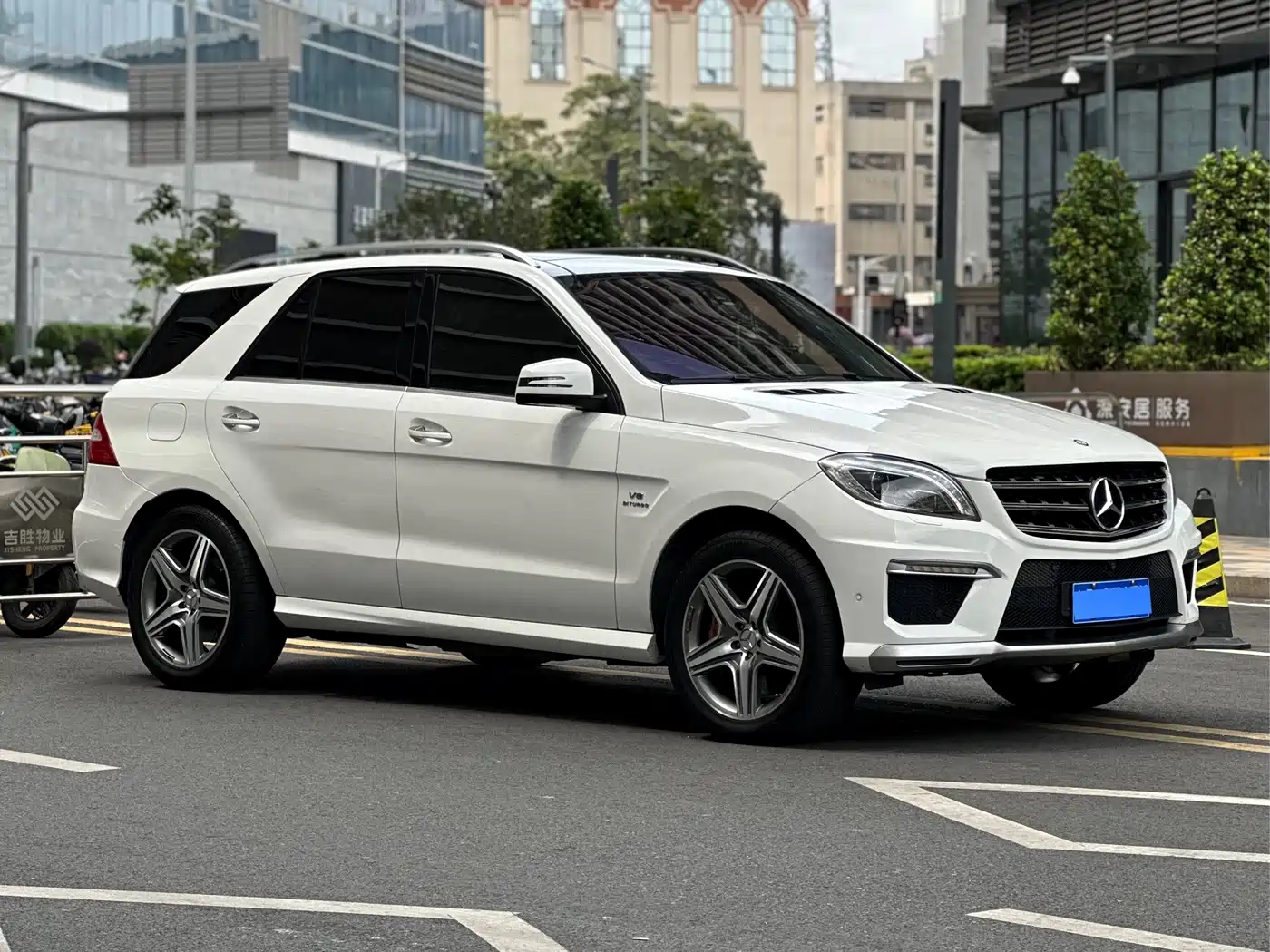 Mercedes-Benz M-Class AMG 2015 AMG ML 63 фото 3
