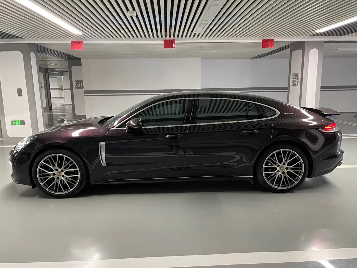 Porsche Panamera 2022 Panamera 4 Executive Long Wheelbase 2.9T фото 24