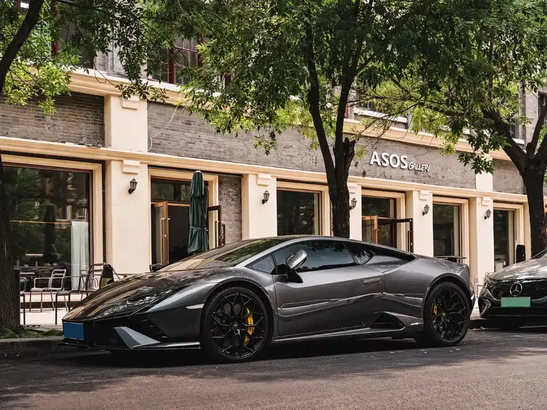 Фото 3 - Lamborghini Huracán