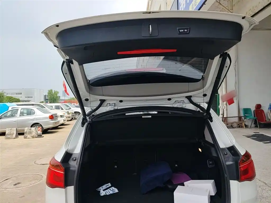 BMW X1 2018 sDrive18Li Premium Model фото 19
