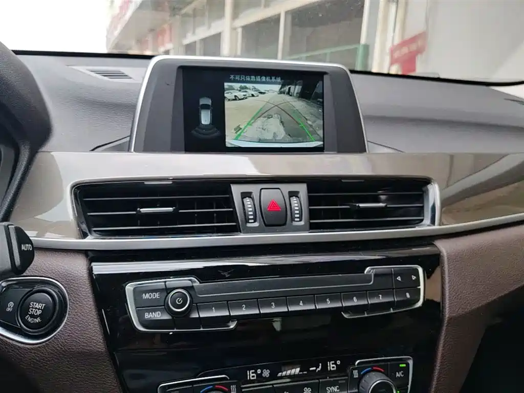 BMW X1 2018 sDrive18Li Premium Model фото 13