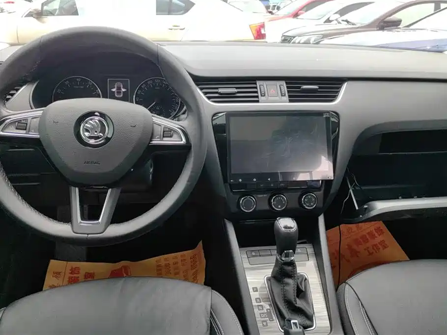Škoda Octavia 2017 1.6L Automatic Smart Edition фото 12