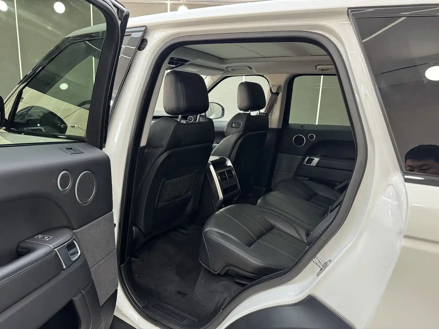 Land Rover Range Rover Sport 2017 3.0 SC V6 SE фото 28
