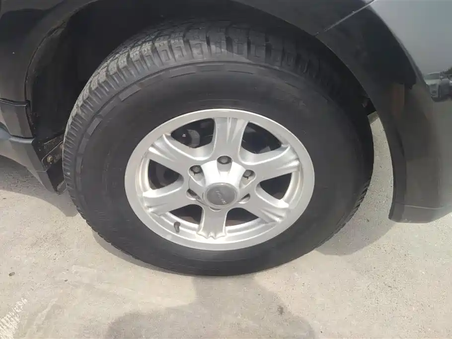 Haval H5 Classic 2015 2.0L Manual 4WD Aspiring фото 6