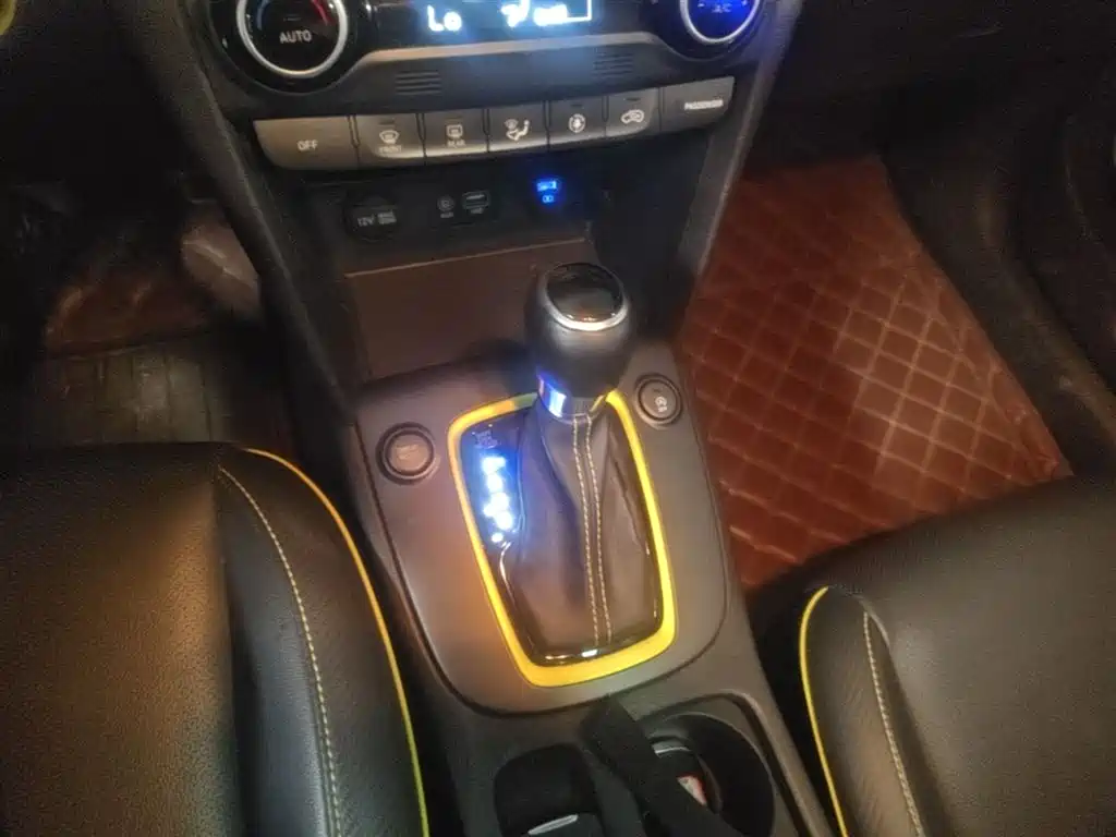 Hyundai ENCINO 2018 1.6T DCT ZhiPao Edition China V фото 14
