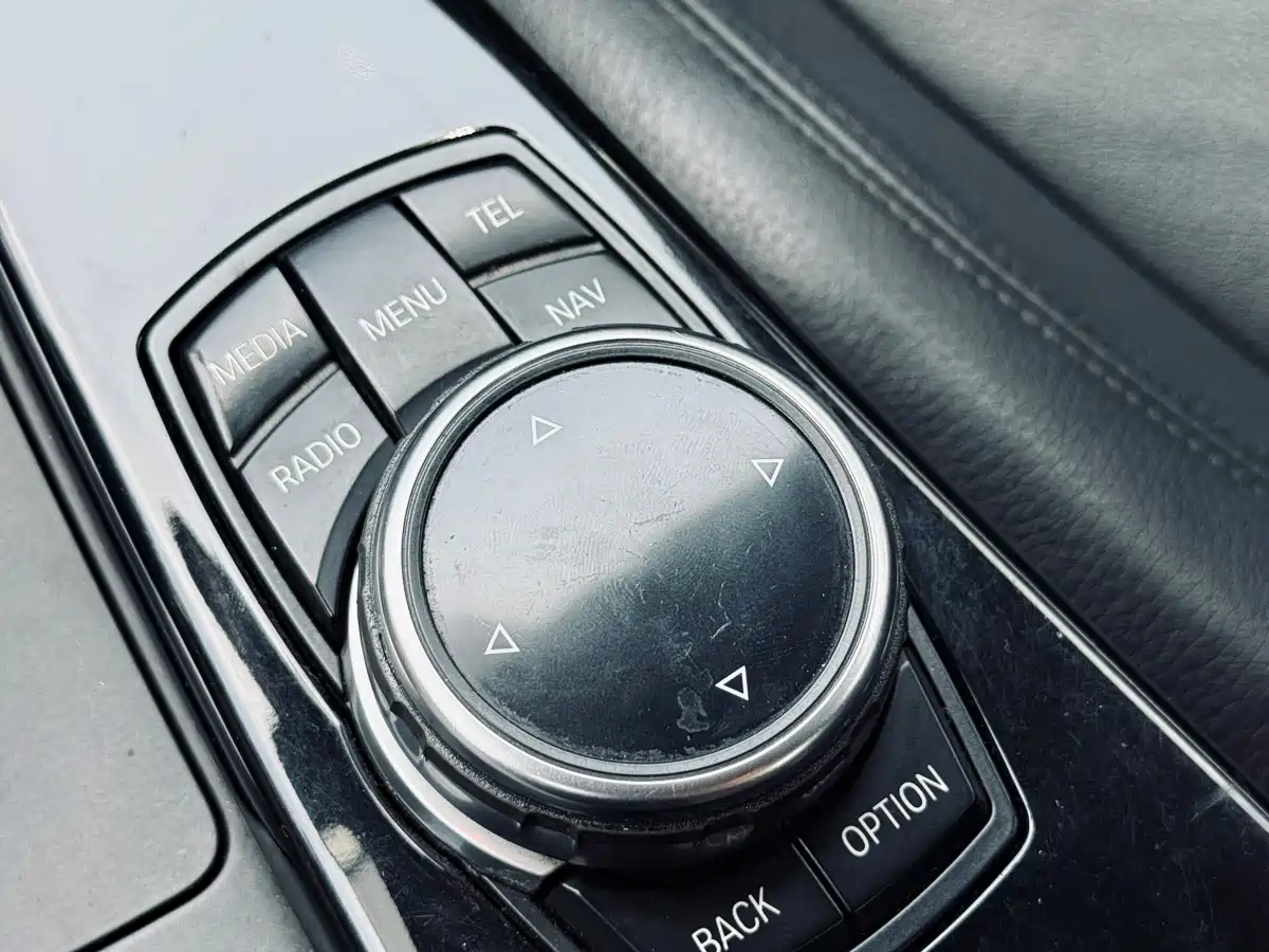 BMW 3 Series (Import) 2013 320i Sport Design Package фото 37