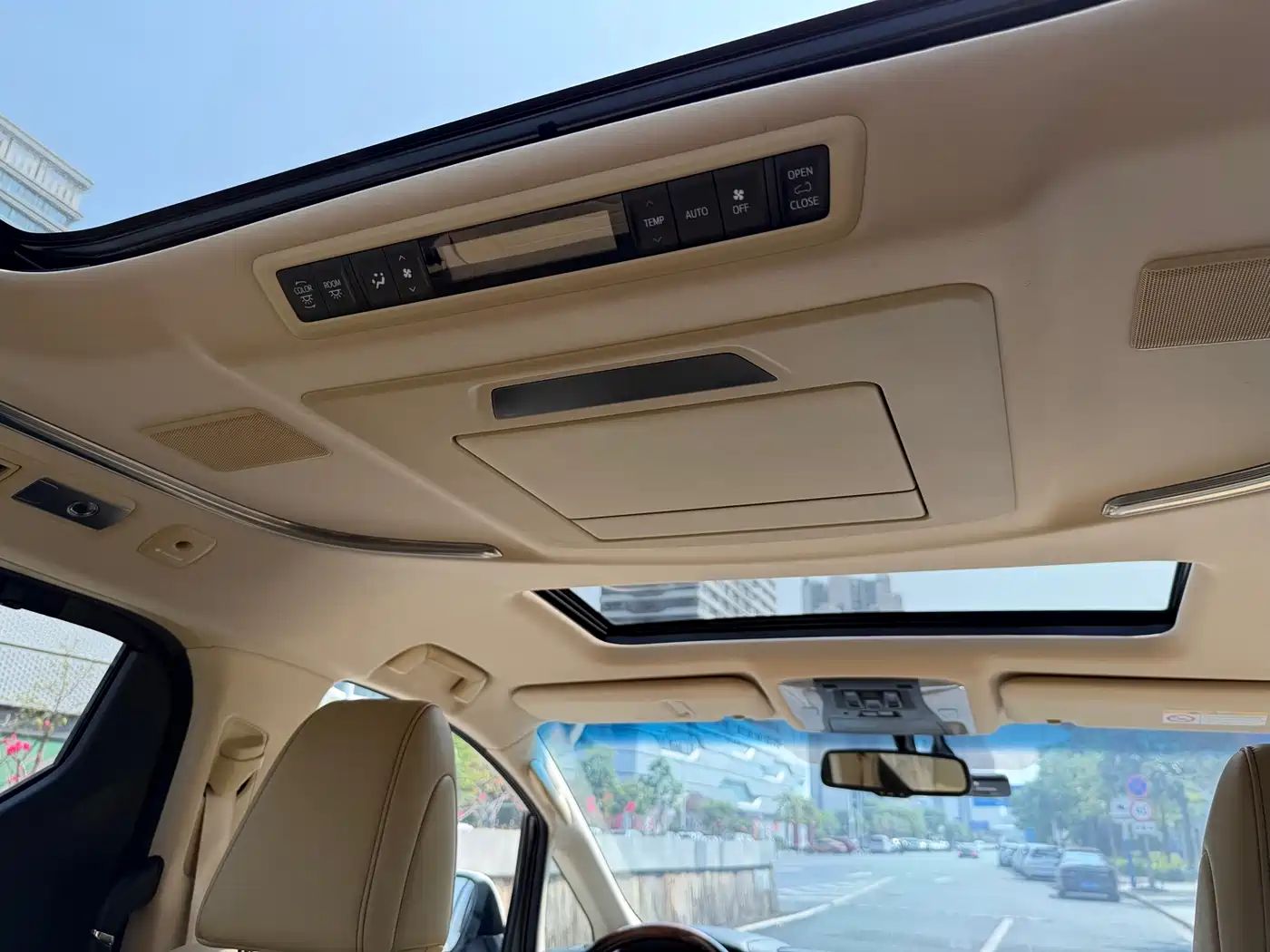 Toyota Alphard 2015 3.5L Premium Edition фото 28