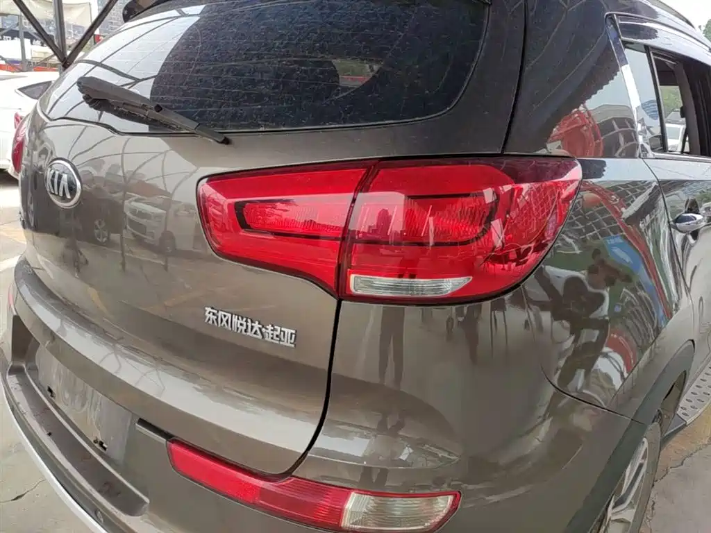 Kia Sportage 2015 2.0L Automatic 2WD GLS фото 8