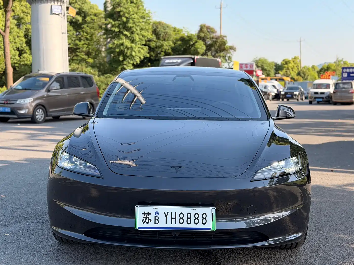 TESLA MODEL 3