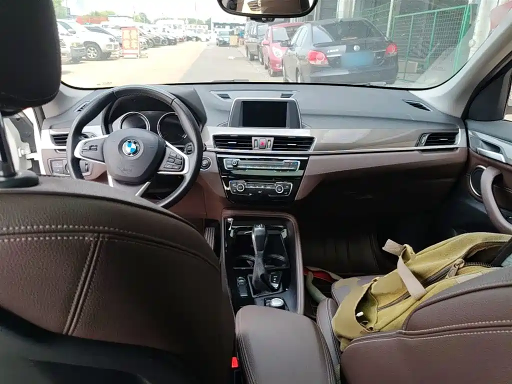 BMW X1 2018 sDrive18Li Premium Model фото 10