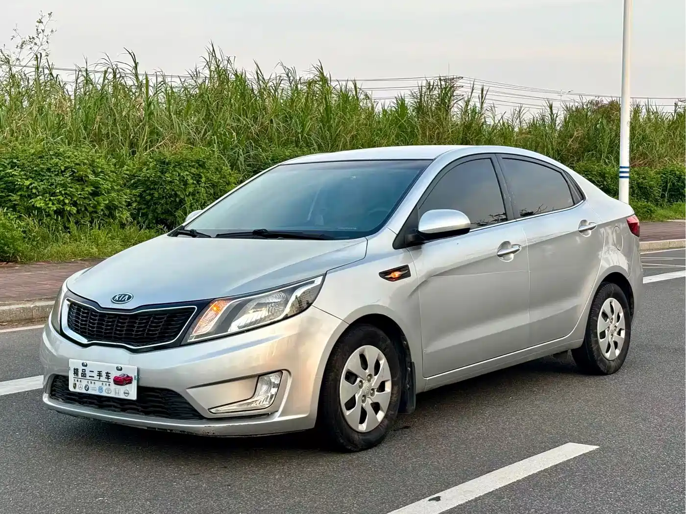 Kia K2 2012 2012 Sedan 1.4L AT GLS Commemorative Edition