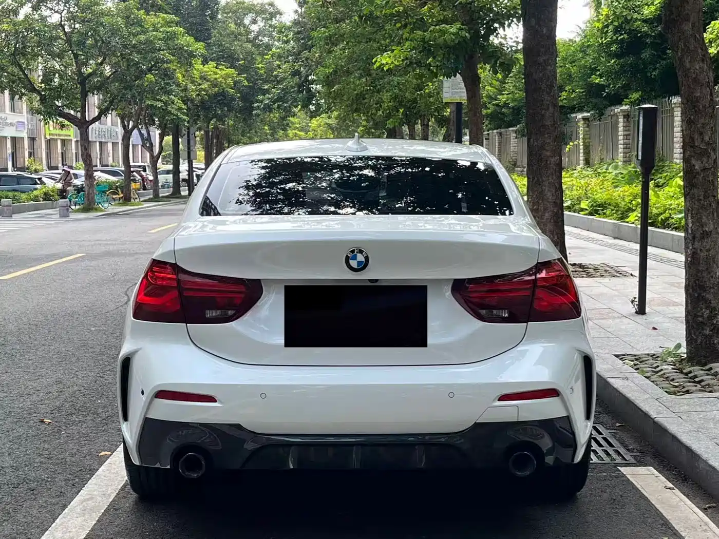 BMW 1-SERIES