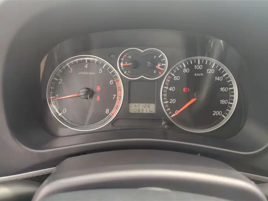 Haval H5 Classic 2015 2.0L Manual 4WD Aspiring фото 14