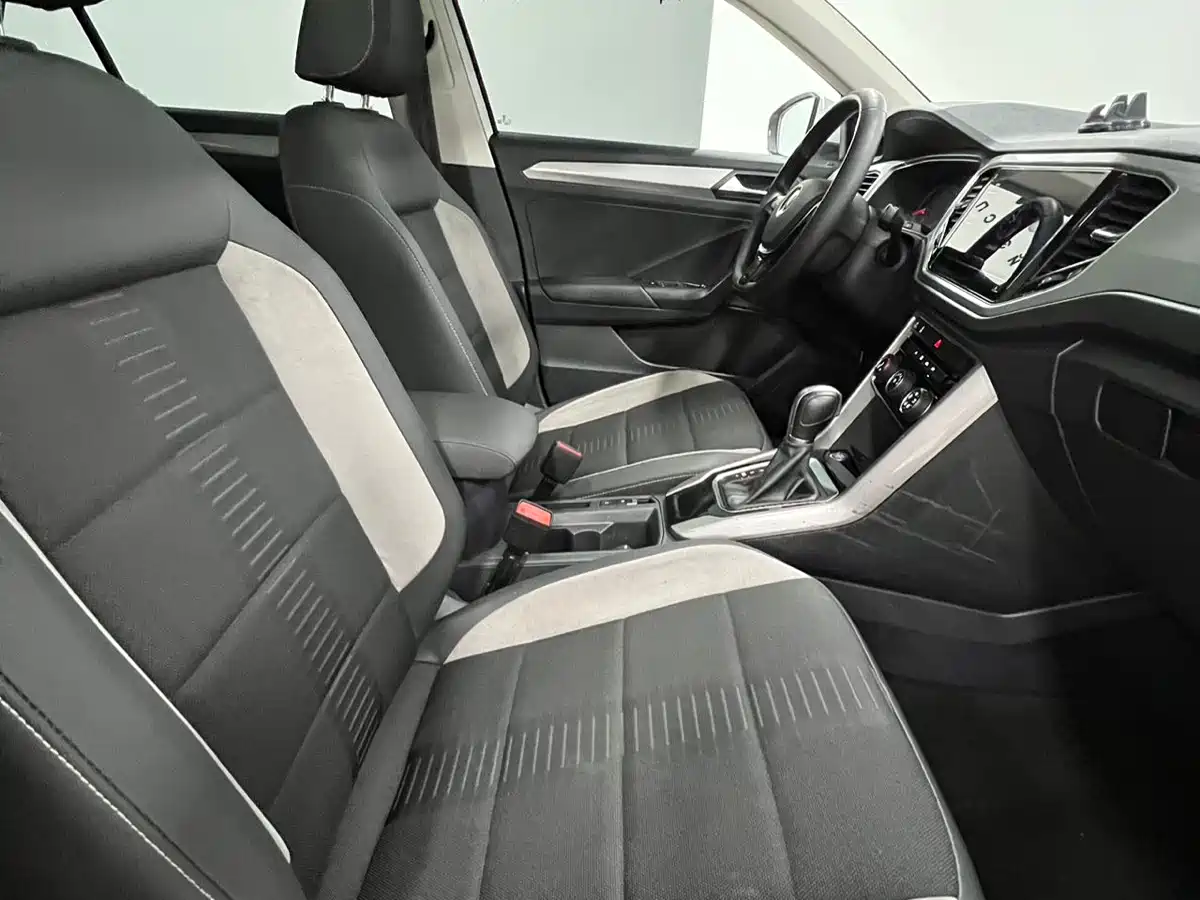 VOLKSWAGEN T-ROC EXPLORING SONGS