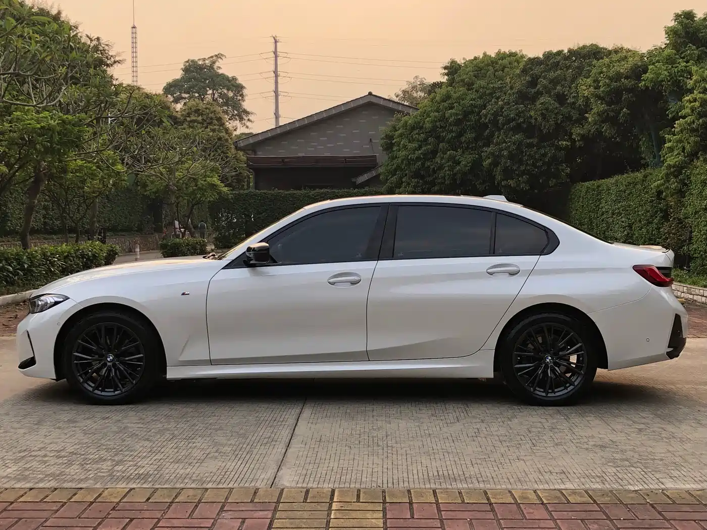 BMW 3 Series 2024 325Li M Sport Shadowline Package фото 4