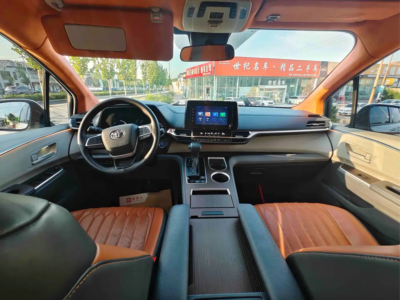 Toyota Sienna 2023 2.5L Hybrid Comfort Edition фото 5