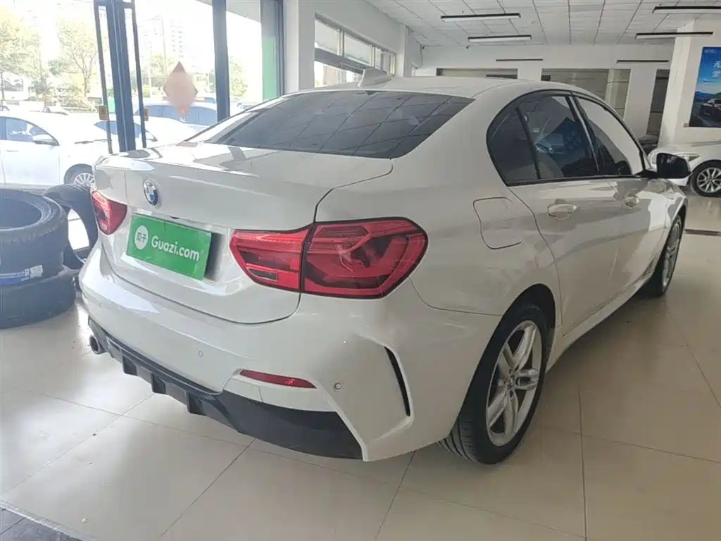 BMW 1 Series 2019 118i M Sport Package фото 7