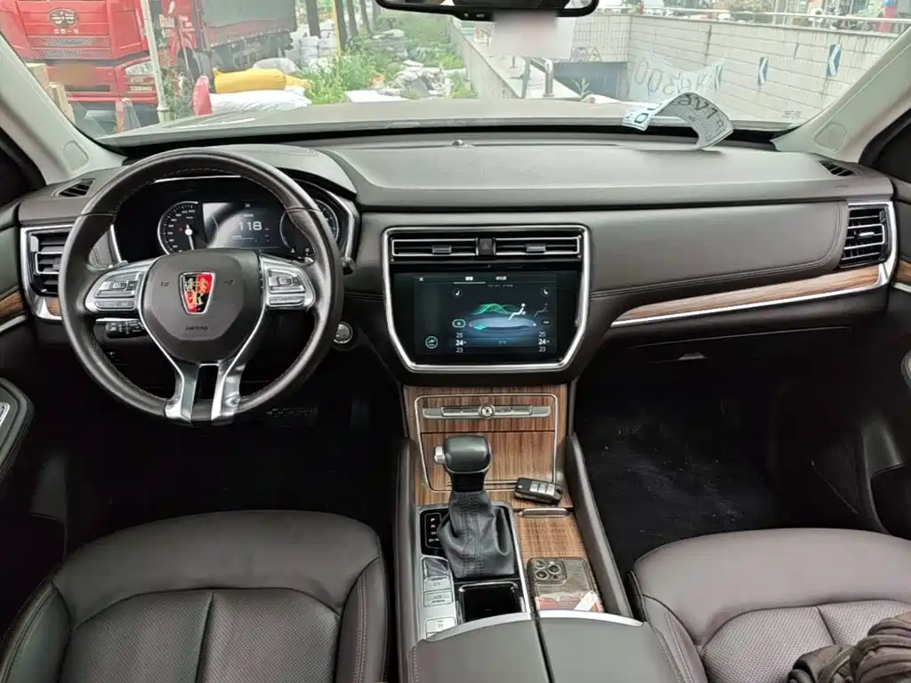 Roewe RX8 2018 2018 30T Internet-connected 2WD Ultimate Edition