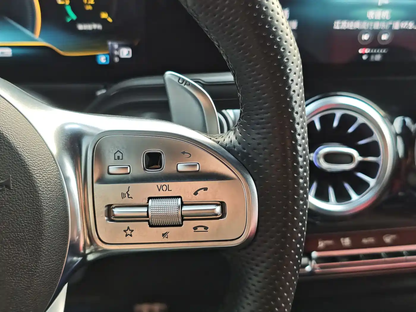 Mercedes-Benz GLB AMG 2021 AMG GLB 35 4MATIC фото 33