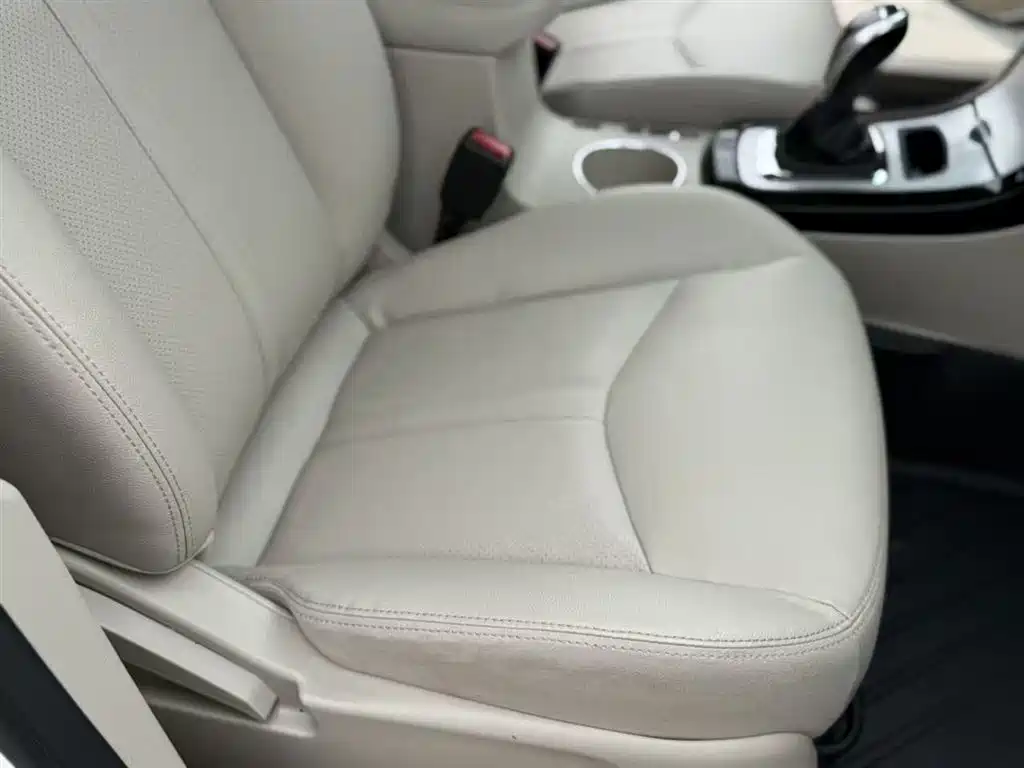 BYD E5