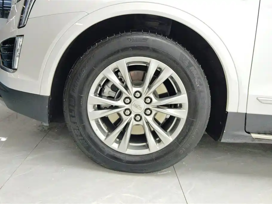 Cadillac XT5 2022 2.0T 2WD Luxury фото 6