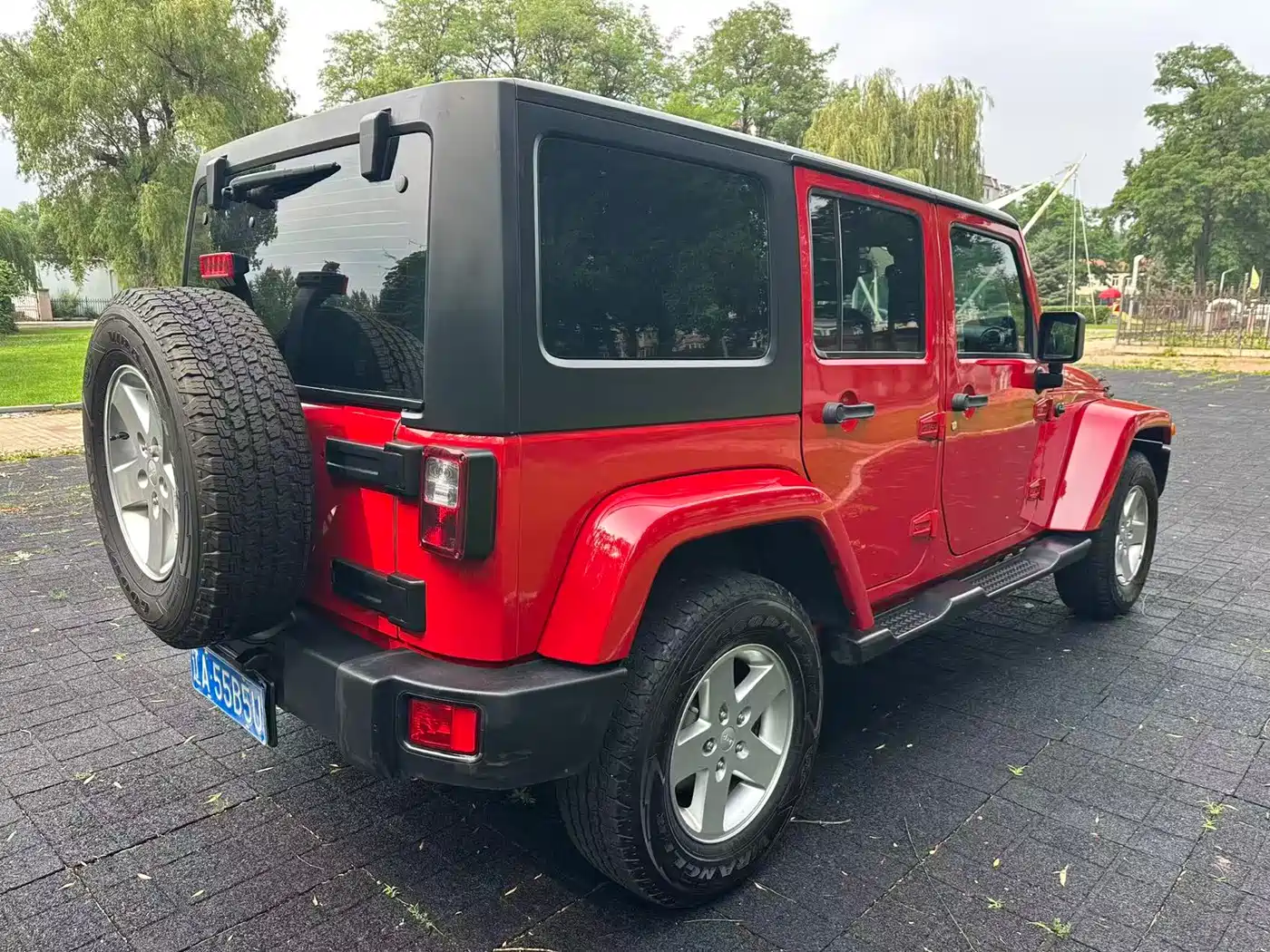 Photo 6 - Jeep Wrangler