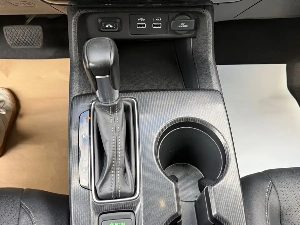 Honda Civic 2023 2022 180TURBO CVT Premium Edition