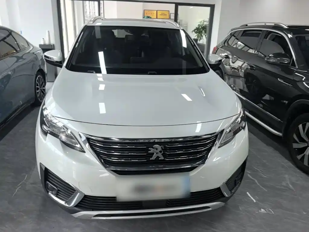Фото 3 - Peugeot 5008