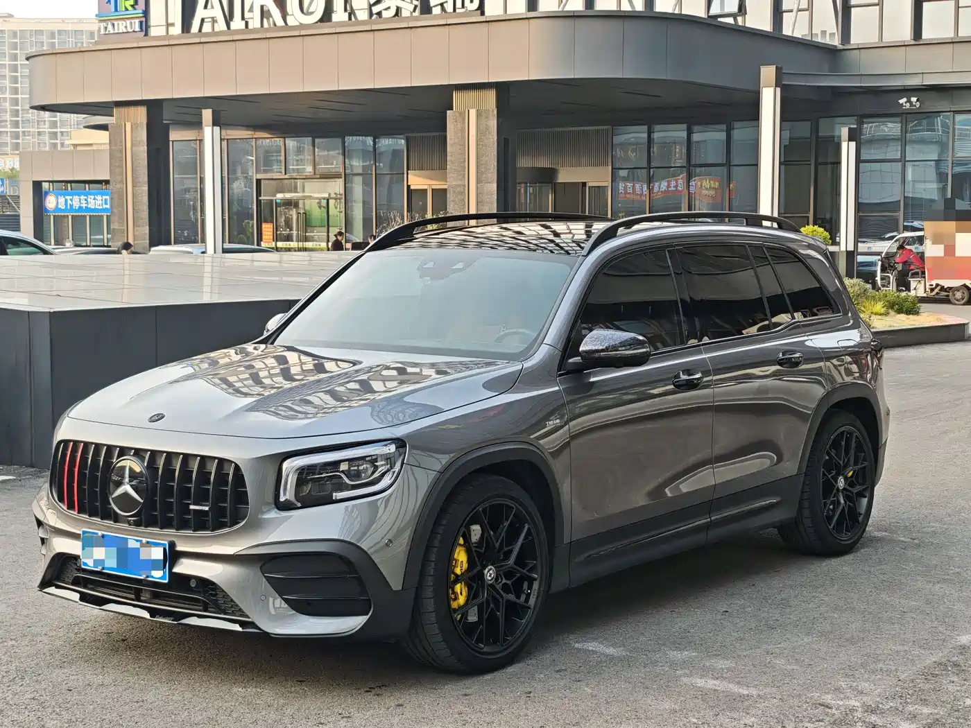 MERCEDES-BENZ GLB AMG