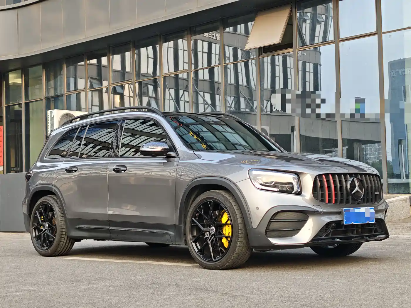 MERCEDES-BENZ GLB AMG