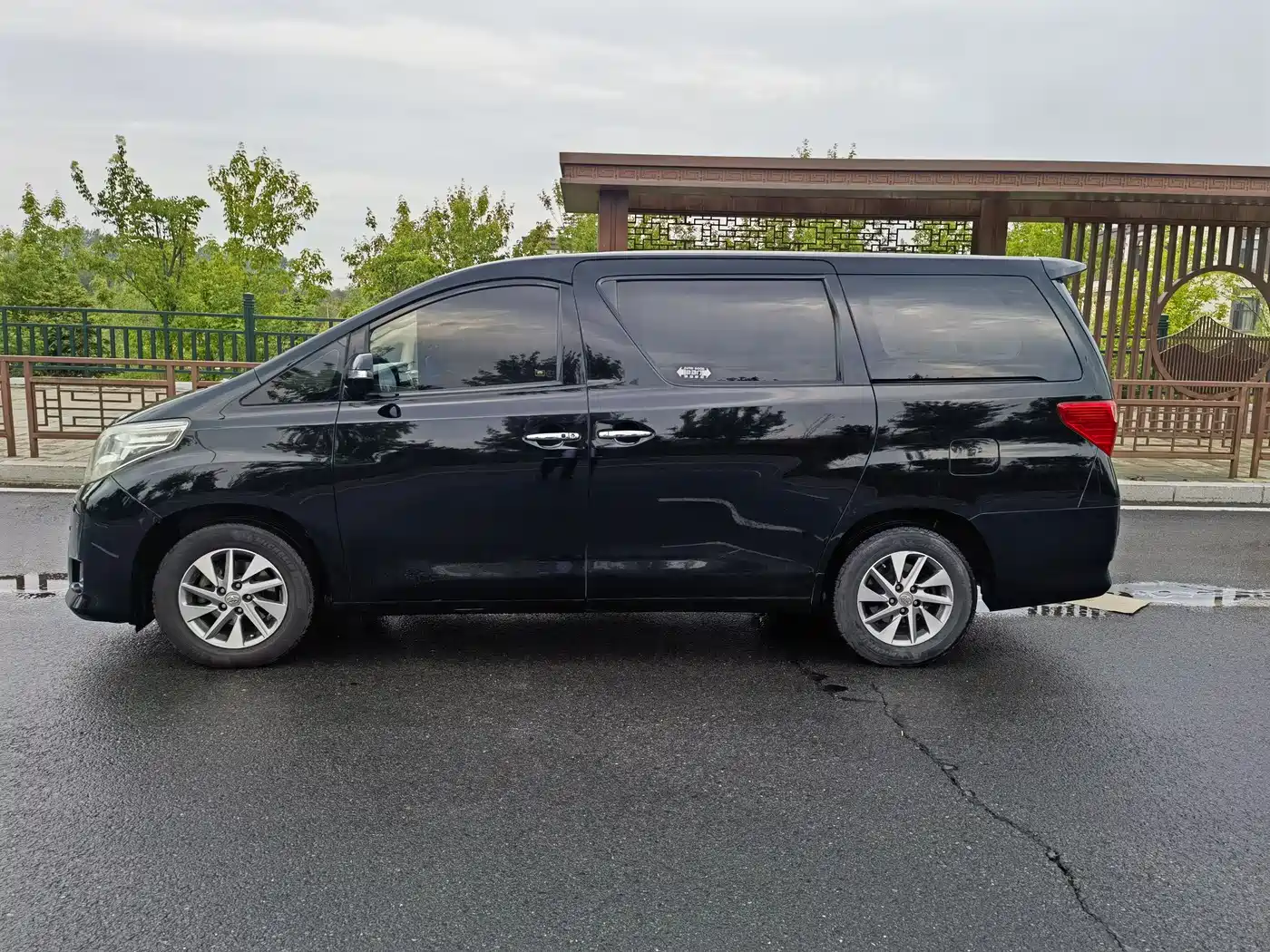 Toyota Alphard 2012 3.5L Premium Edition фото 4