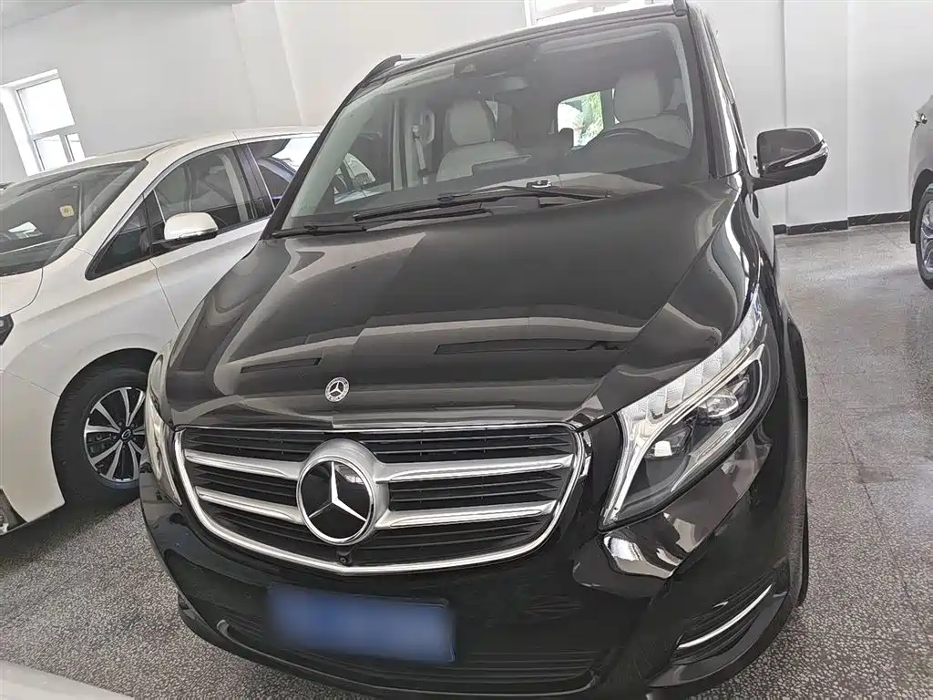 Mercedes-Benz V-Class 2017 Model V 260 L Premium Extended Edition фото 9